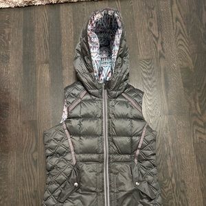 Ivivvia puffer vest